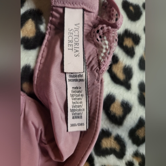 💜💜Victoria Secret Bra💜💜 - Picture 3 of 3